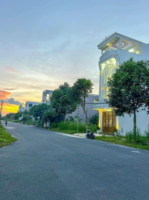 Bán nhà trệt 3 lầu mới Full Nội thất, KDC Hồng Loan, Hưng Thạnh, Cái Răng, Cần Thơ